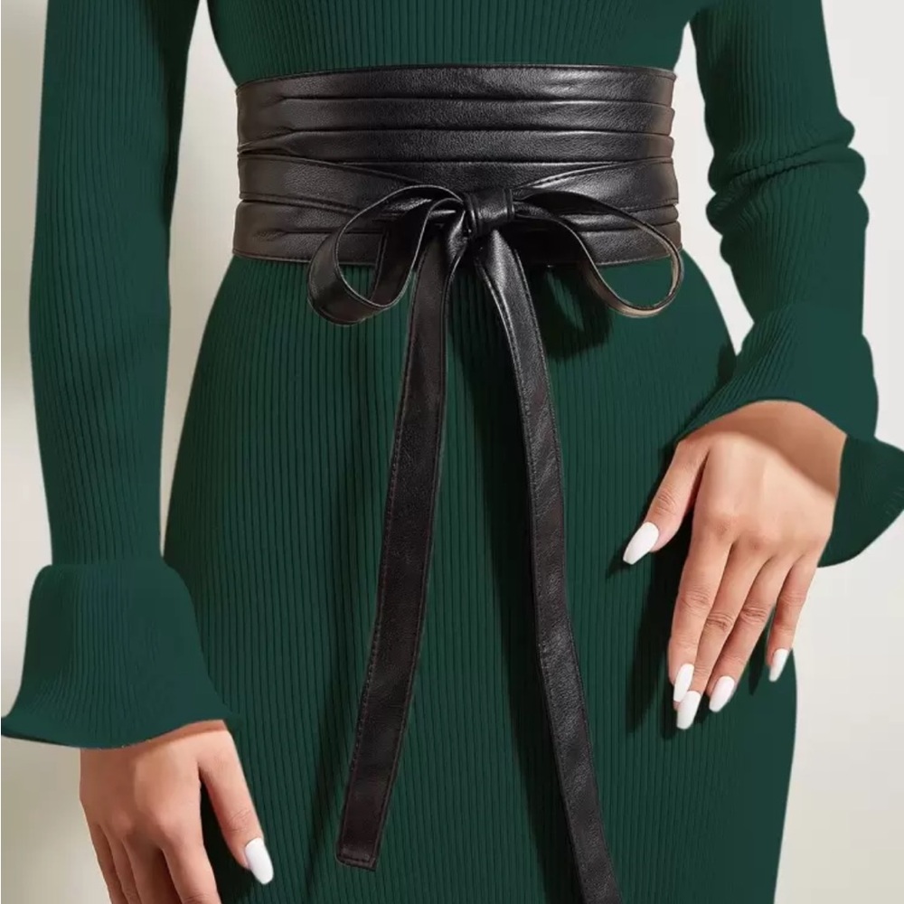 Black Leather Waist Belt